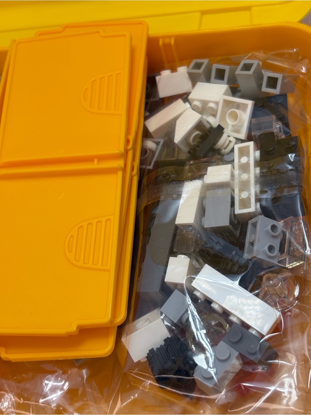 Lego brand new new see pictures Lego Yellow Carrying Case with Red Latch Accent - Picture 7 of 9
